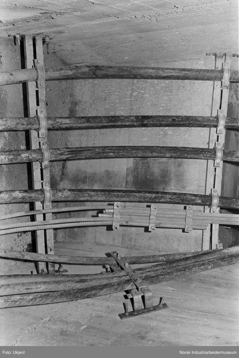 Kabelfester i vanntunnel, Knardalstrand.