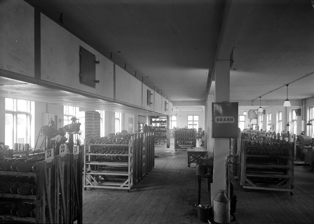 Hamar, Falsens gate 12, Norrøna skofabrikk, interiør fra produksjonen,