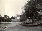 Vy mot Gustavsbergs kyrka.