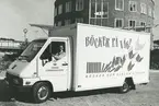 Exteriör. Bokbussen. Ambulerande bibliotek.
Personer: okänd