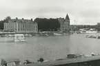 Exteriör. Gula byggningen, Gustavsbergs Hamn och Farstaviken.