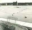 Exteriör. Huvudkontoret för Gustavsbergs Fabriker AB vid Gustavsbergs hamn och Farstaviken.
Personer: okända