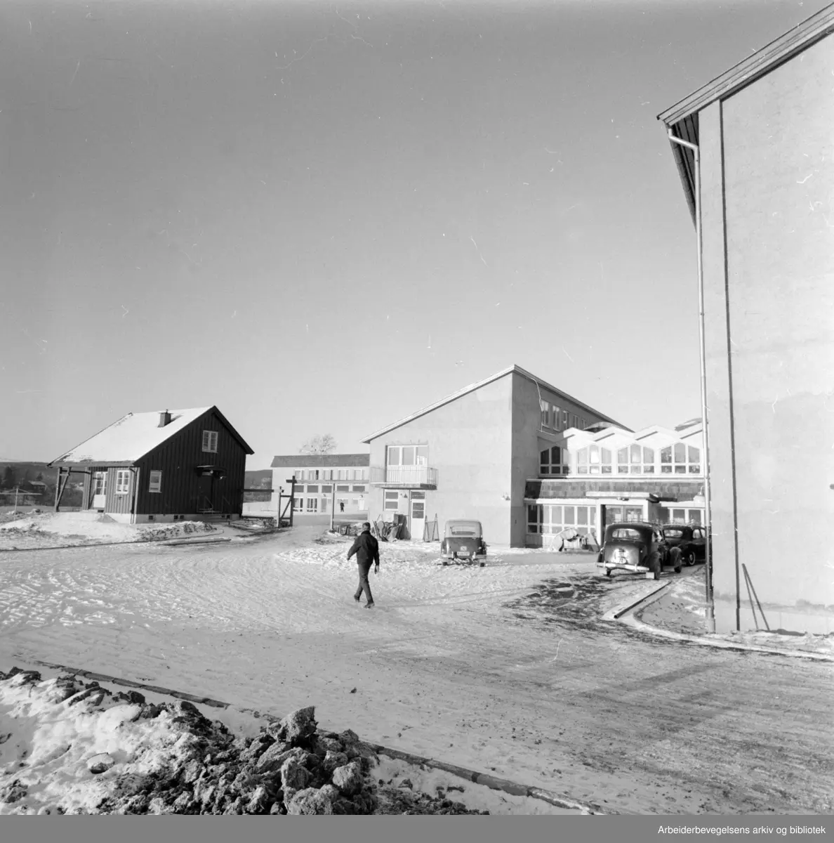 Voksen skole, desember 1960.