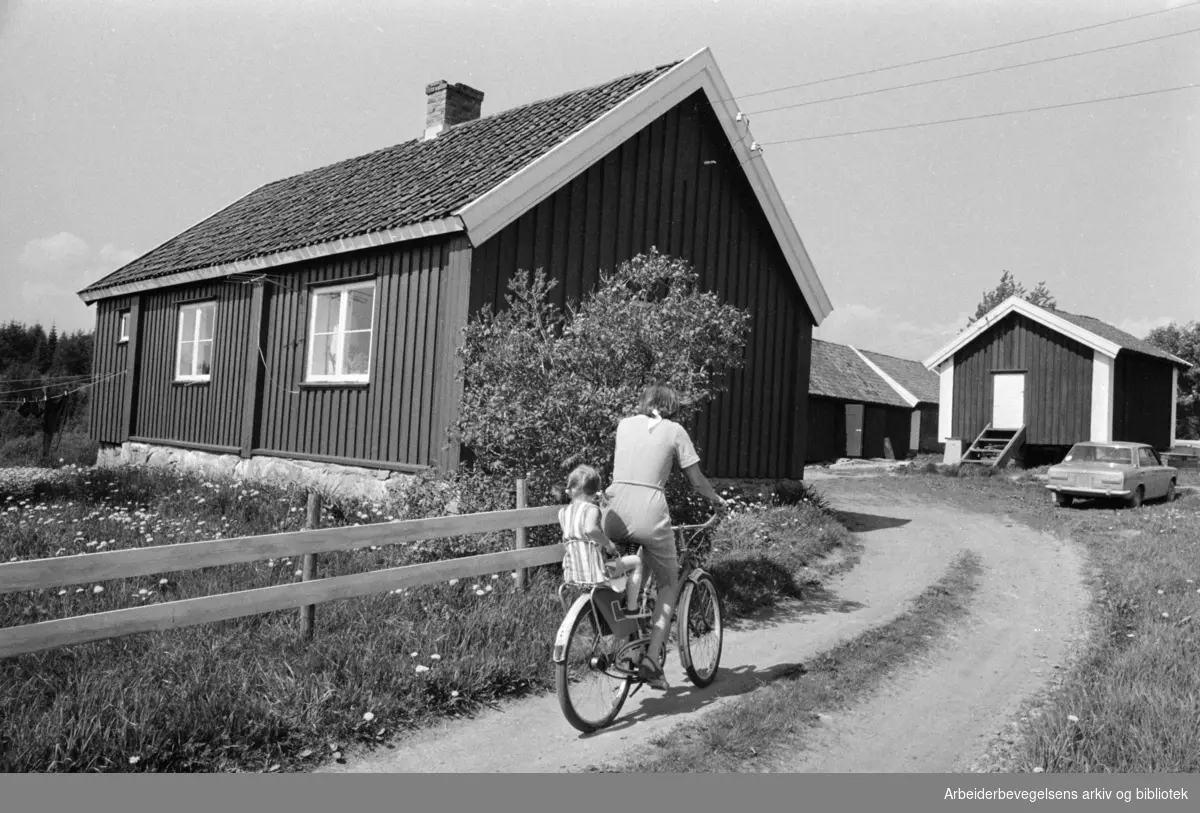 Maridalen: Småbruket Vestby Juni 1971