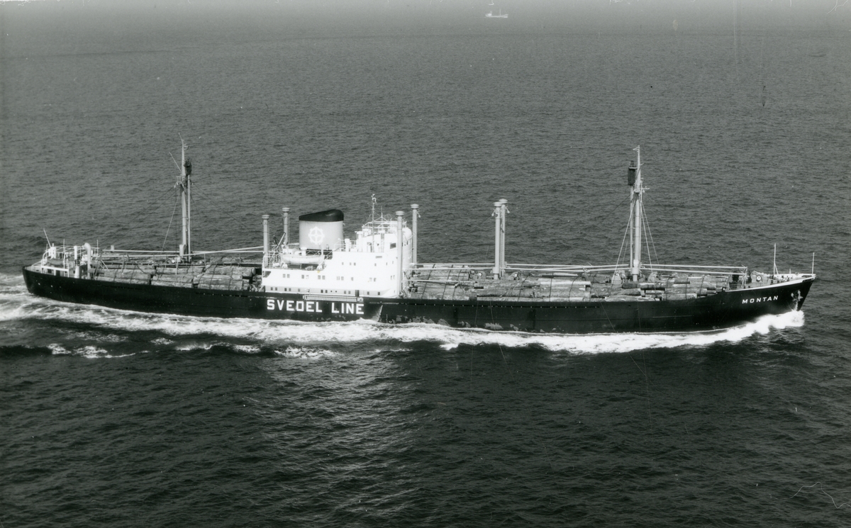 Ägare:/1956-72/: Ernst Komrowski Reederei. Hemort: Hamburg.