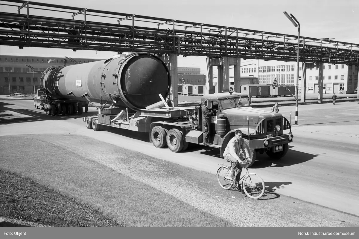Transport av 64 tonn kolonne, ammoniakkfabrikk.