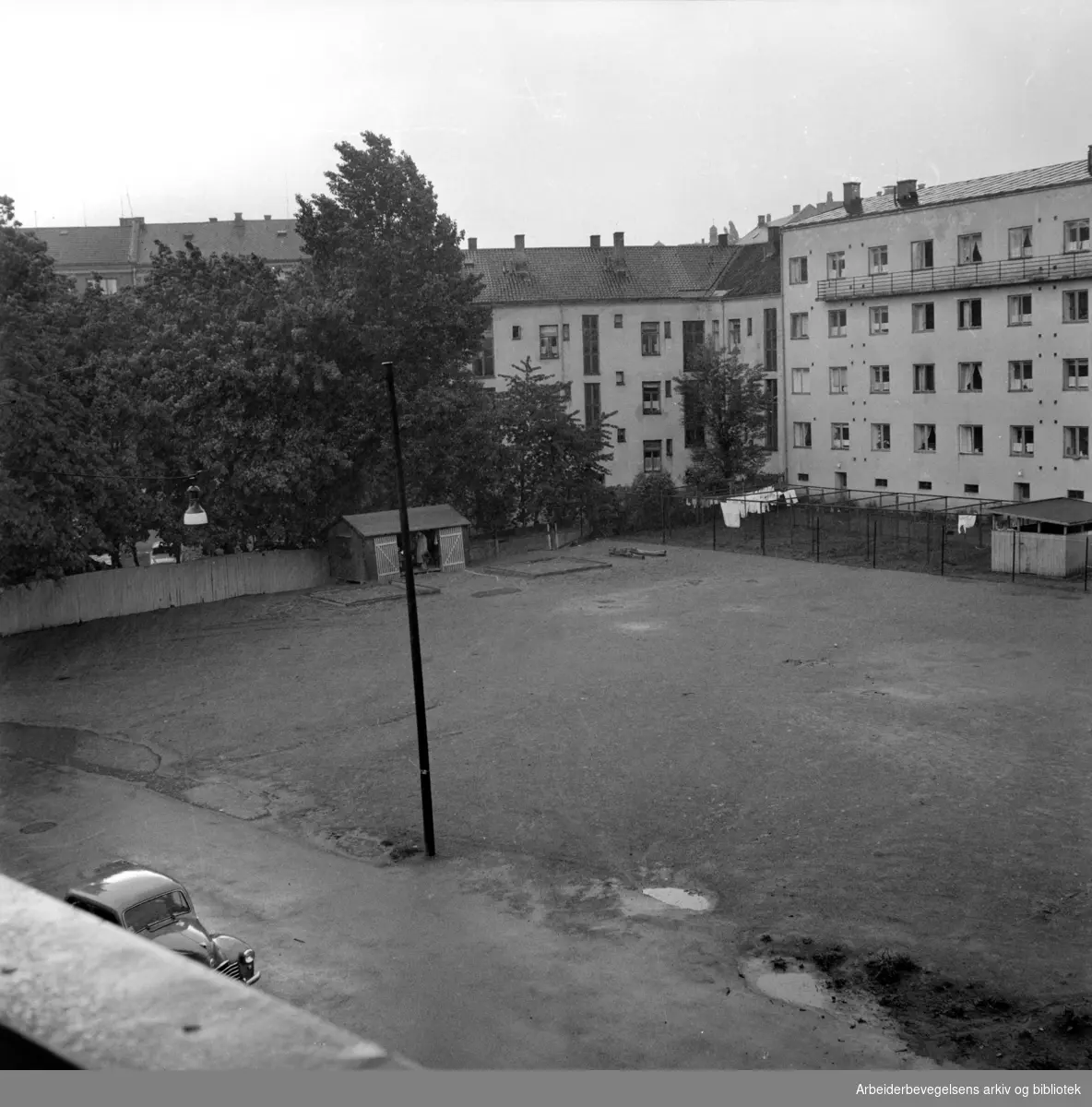 Laura Gundersens Plass. Juni 1957