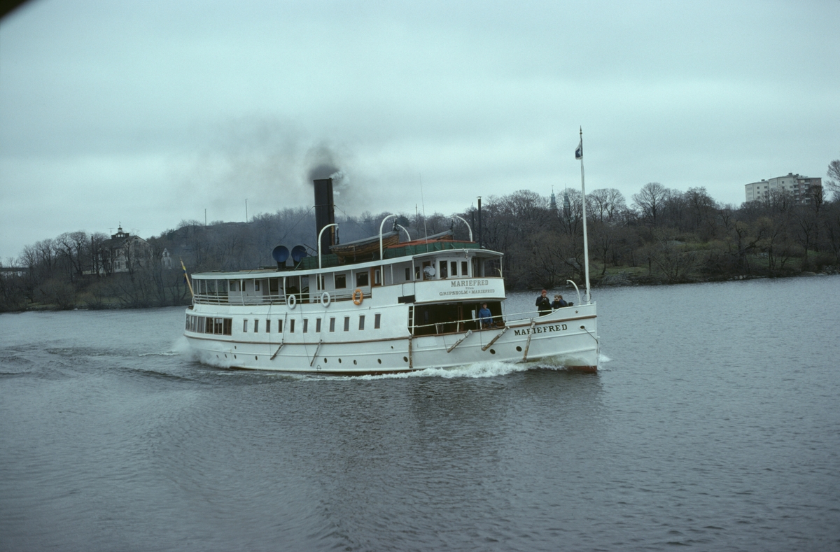 S/S Mariefred. I bakgrunden Carlshälls gård på Långholmen, Stockholm.