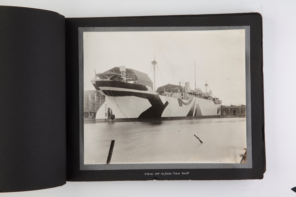 Fotoalbum med fotografier fra skipsverftet Pusey & Jones Co., Gloucester yard. President: Christoffer Hannevig