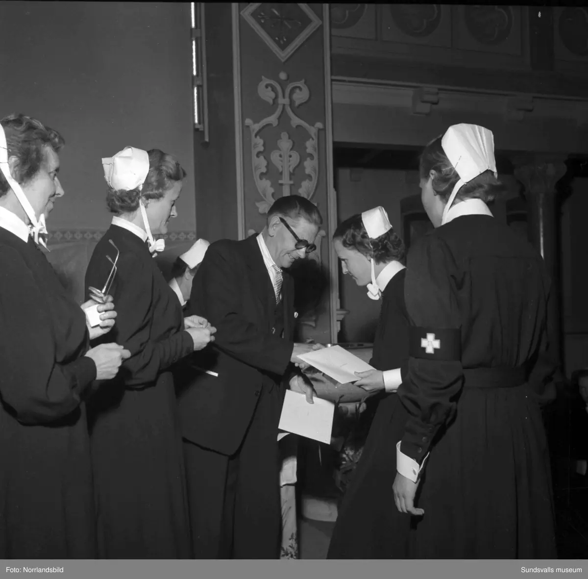 Sjuksköterskeinvigning i Skönsmons kyrka.