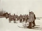 Smålands husarregemente K 4 på skidor, vinterövning i Norrbotten omkring 1910.