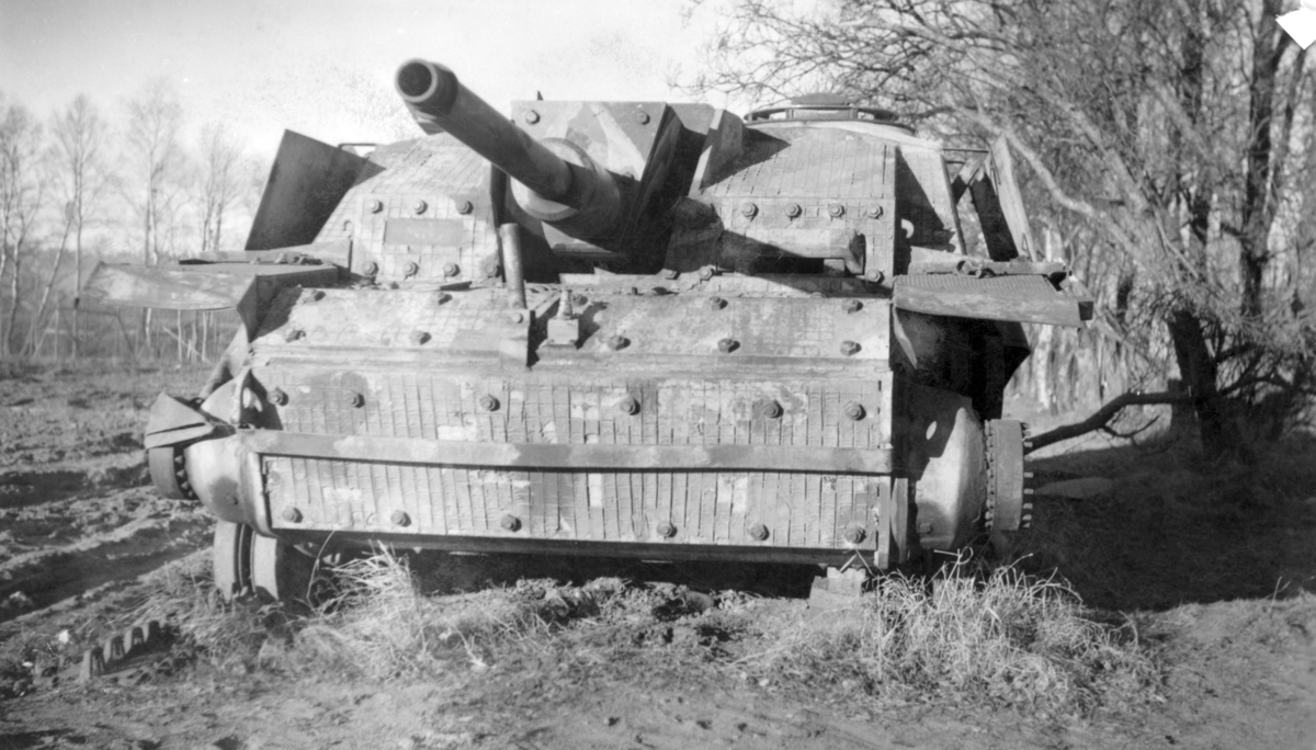 En tysk stridsvagn av typen PZ III utan band vid P 4 i Skövde.