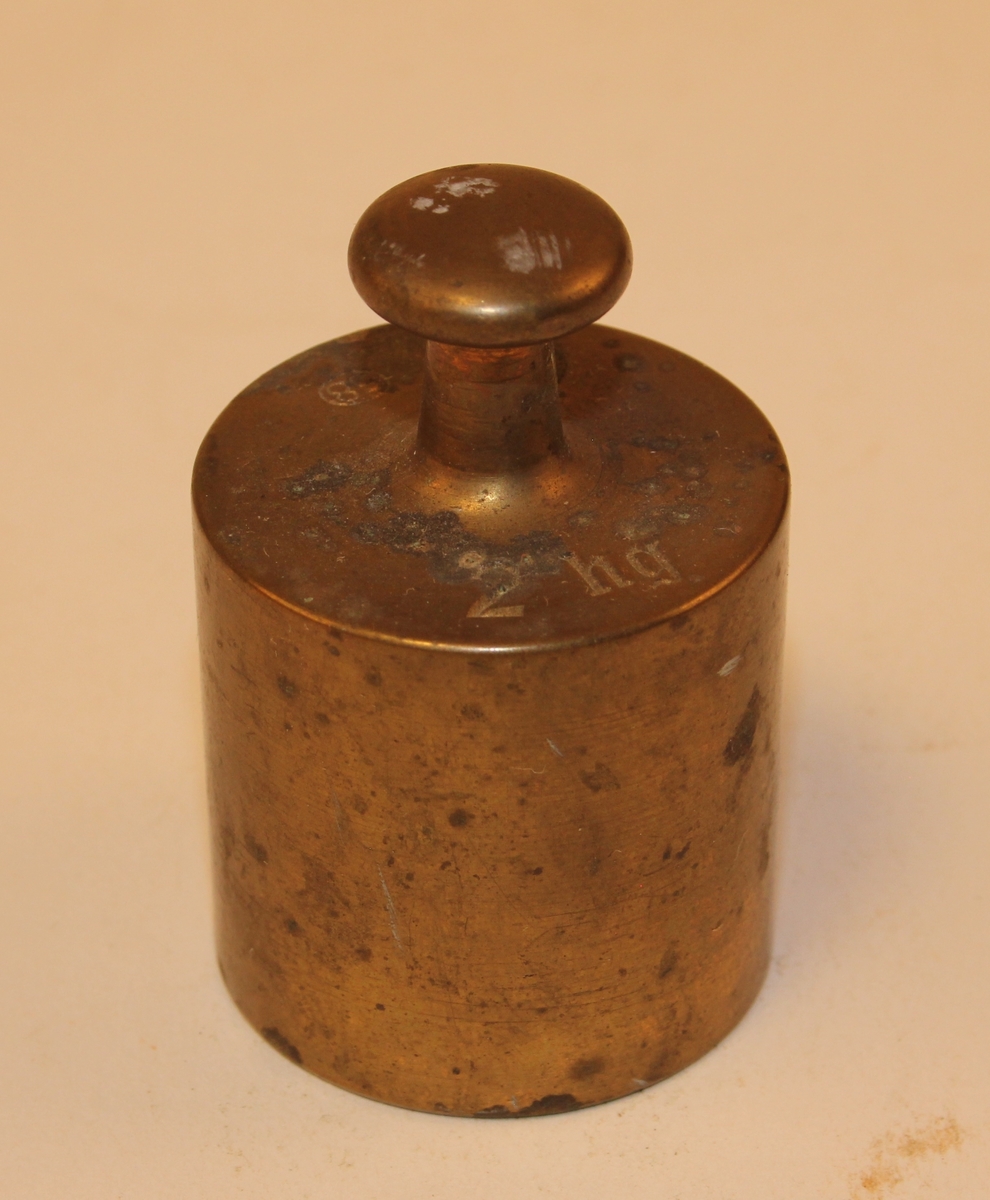 Presisjonslodd på 2 hg. Justert av Norsk justervesen i 1958.