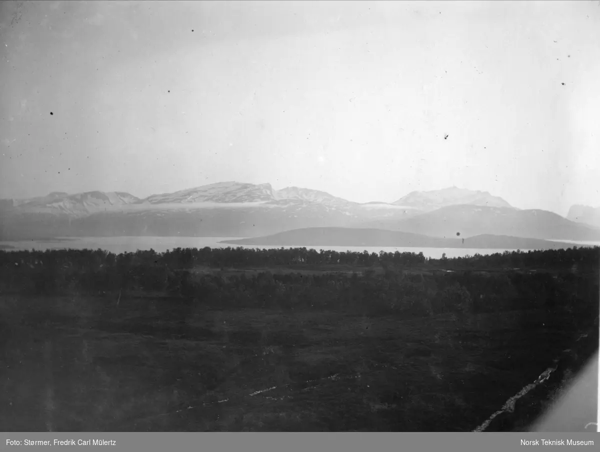 Utsikt fra geofysisk institutt, Tromsø, 1920.