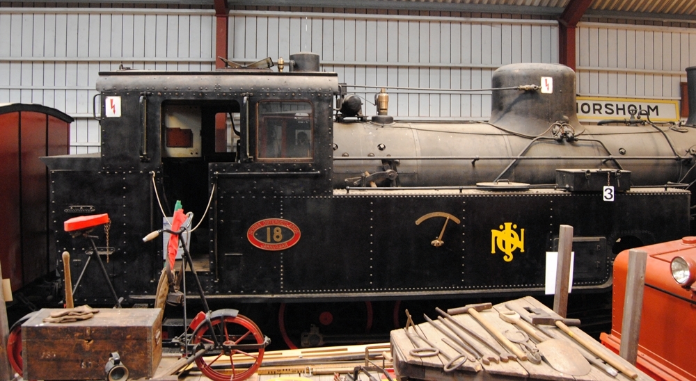 NÖJ nr 18 (f.d. ID SJ N4p 3160), 891 mm. Tillverkarnummer MV 668.
Axelföljd: 1D1.
Dragkraft: 6210 kg.
Vikt: 41,4 ton.