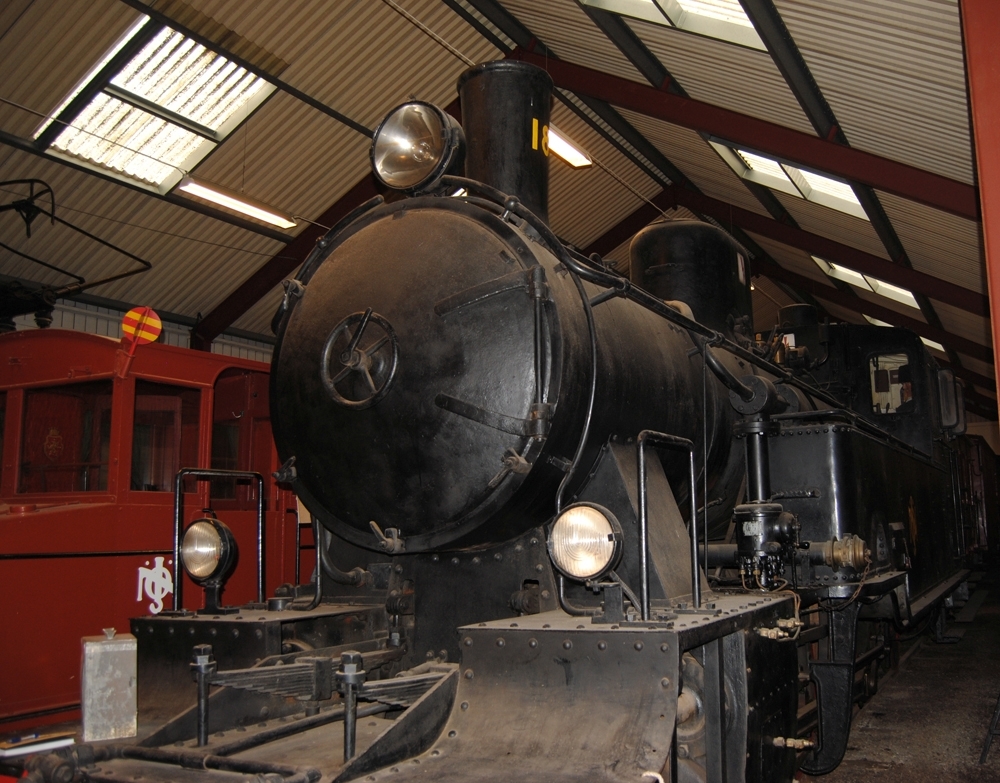NÖJ nr 18 (f.d. ID SJ N4p 3160), 891 mm. Tillverkarnummer MV 668.
Axelföljd: 1D1.
Dragkraft: 6210 kg.
Vikt: 41,4 ton.