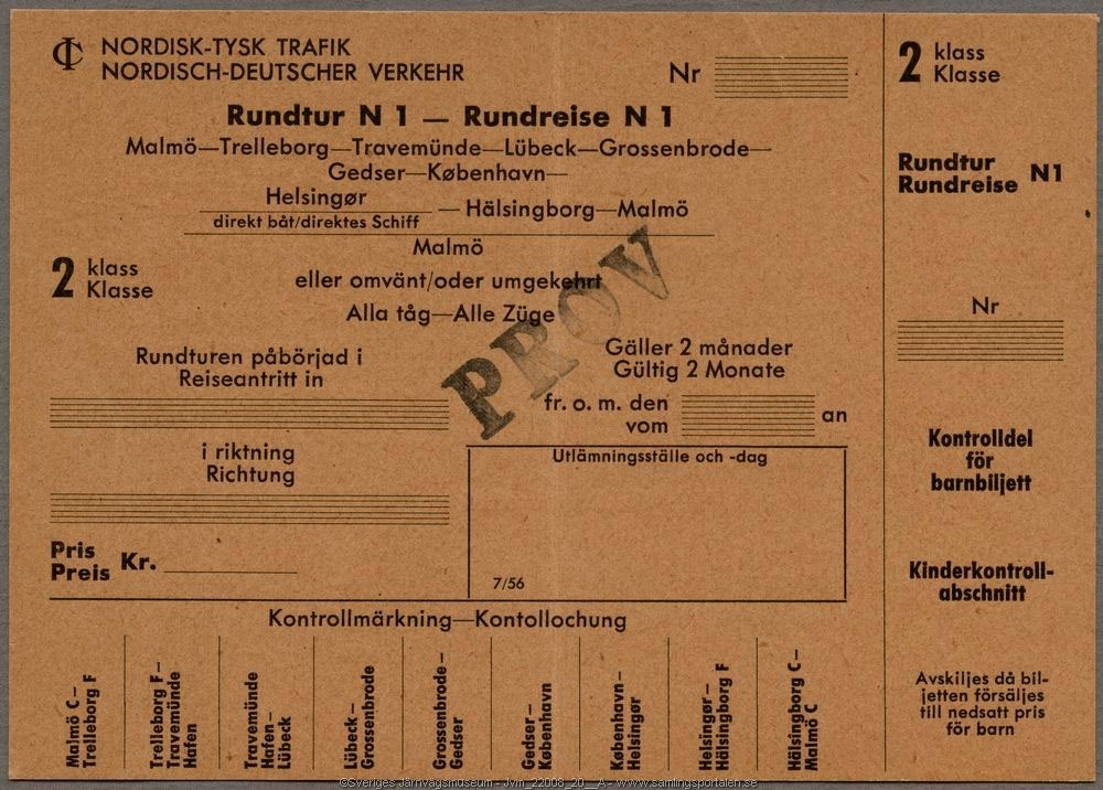 Brun rundtursbiljett med den tryckta texten:
"NORDISK-TYSK TRAFIK NORDISCH-DEUTSCHER VERKEHR
2 klass Klasse
Rundtur N 1 - Rundreise N 1 Malmö-Trelleborg-Travemünde-Lübeck-Grossenbrode-Gedser-København
Helsingør direkt båt/direktes Schiff -Hälsingborg-Malmö Malmö eller omvänt/oder umgekehrt Alla tåg-Alle Züge
Rundturen påbörjad i Reiseantritt in i riktning Richtung
Gäller 2 månader Gültig 2 Monate fr.o.m. den vom an Pris Preis Kr.
Kontrolldel för barnbiljett Kinderkontrollabschnitt
Avskiljes då biljetten försäljes till nedsatt pris för barn".
I nederkant finns nio fält för stämpling med samtliga delresemål angivna. På baksidan finns texten "Utdrag ur befodringsbestämmelserna" samt skrivfält för resgods. "Prov" står stämplat på biljetten.