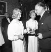 Statens Järnvägars Lucia med tärnor, 1958, på bal. Hotell Geerhuus Grunewald