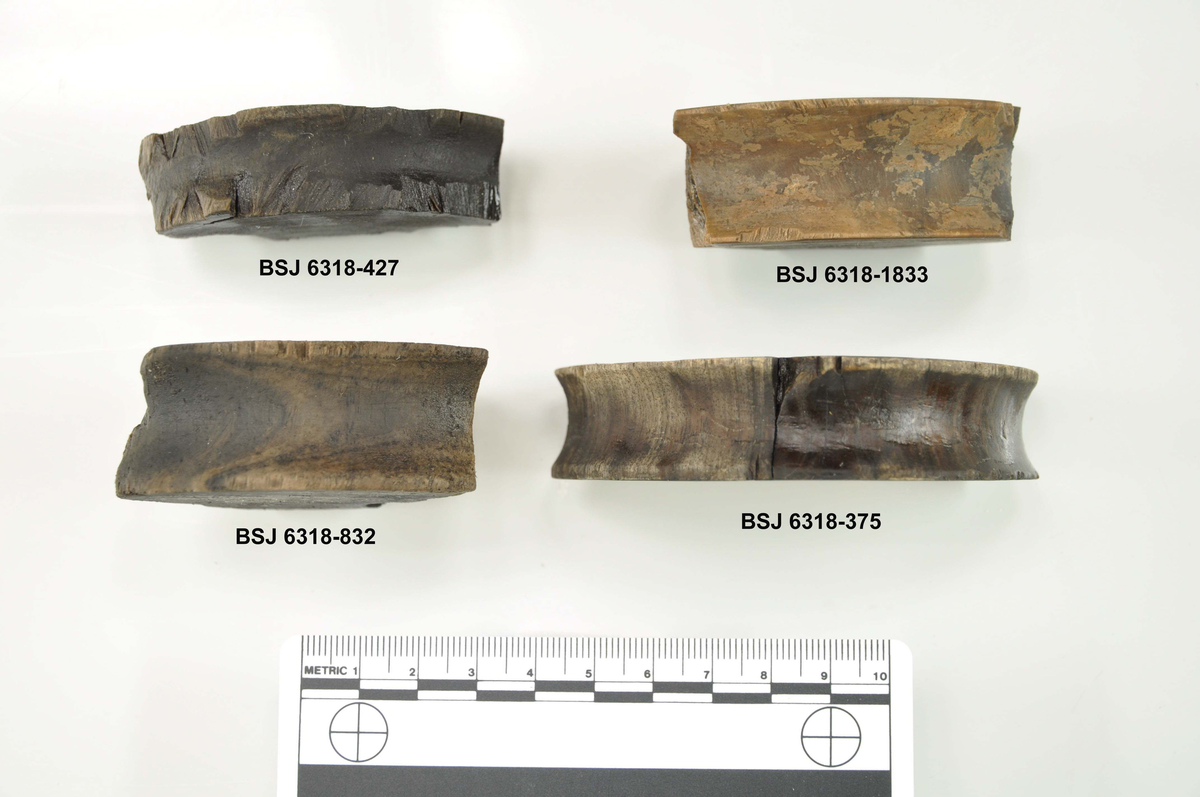 Skipsdel i tre av blokk/talje, funnet i Vågen i Bergen.