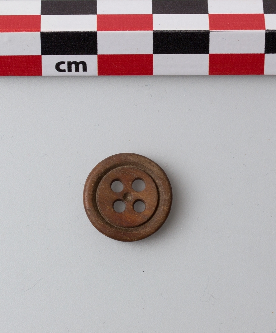 Knapp, tre, funnet i Vågen i Bergen.