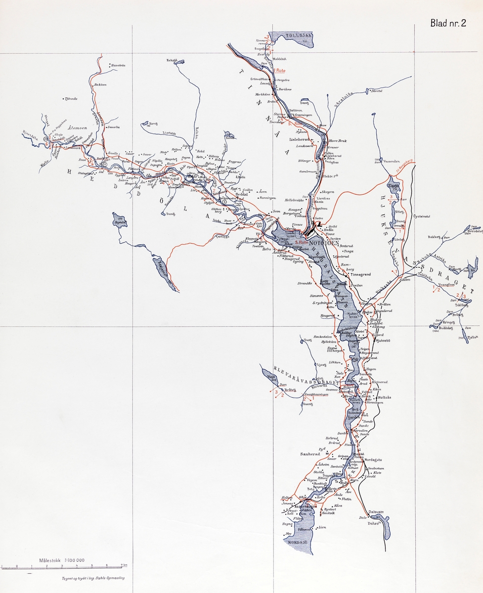 Kartblad nr. 2 i en serie fløtingskart fra Telemark tegnet i målestokk 1:100 000.  Kartet ble produsert av Skiensvassdragets Fellesfløtningsforening på et kartgrunnlag fra Norges Geografiske Oppmåling i 1945.  Dette kartet viser den delen av Skiensvassdraget som lå seg mellom Akkerhaugen lengst nord i Norsjø i sør og Follsjø i nord.  Vi ser med andre ord Sauerelva, Heddalsvatnet, Tinnåa og Heddøla, samt Hjuksevassdraget på østsida av Heddalsvatnet og Klevaråvassdraget på vestsida.  I Norsjø, Sauerelva, Heddalsvatnet, Heddøla og Tinnåa var det Skiensvassdragets Fellesfløtningsforening som administrerte fløtinga.  Klevaråvassdraget og Hjuksevassdraget hadde «tverrelvforeninger» som var organisert av dem som hadde skog i disse vassdragenes nedslagsfelt.  Fløtingsinspektør Ebbe Theisen var ansvarlig for redigeringa av kartgrunnlaget med henblikk på Fellesfløtingsforeningens behov.  Han har prioritert vannårene, som er markert med blå streker.  Sjøer og fjorder er markert med skravur, som også er blå, mens veglinjer er markert med rødt på dette kartet.  De røde tallene ved vassdraget markerer skiller mellom roter, som både var grenser mellom ulike fløterlags ansvarsområder og prissoner – jo større avstand fra lensa ved vassdragets utløp, jo høyere fløtingspriser. 