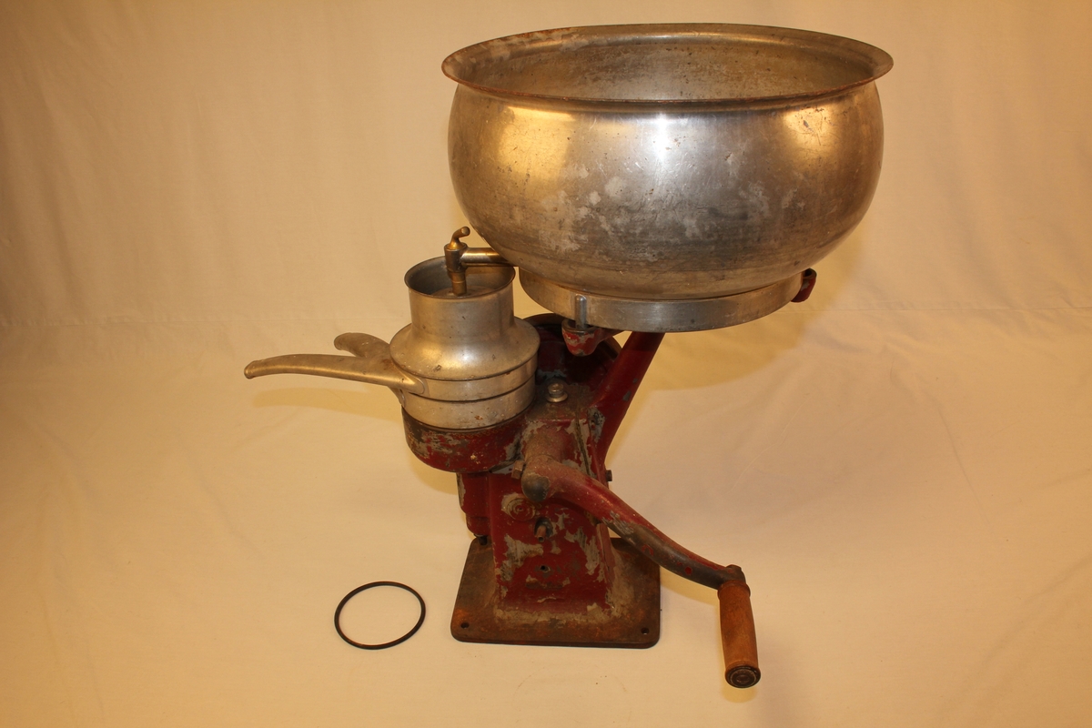 Separator, type; GLOBE