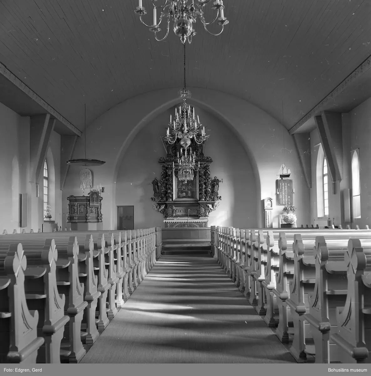 Text till bilden: "Tegneby kyrka. Interiör mot öster".