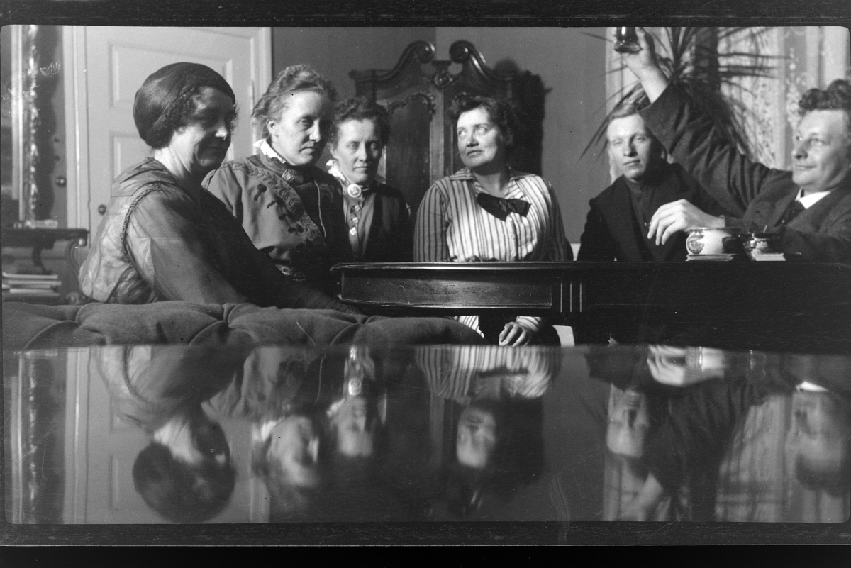 Dørum gard, familiegruppe 6,ukjente, interiør, stue
