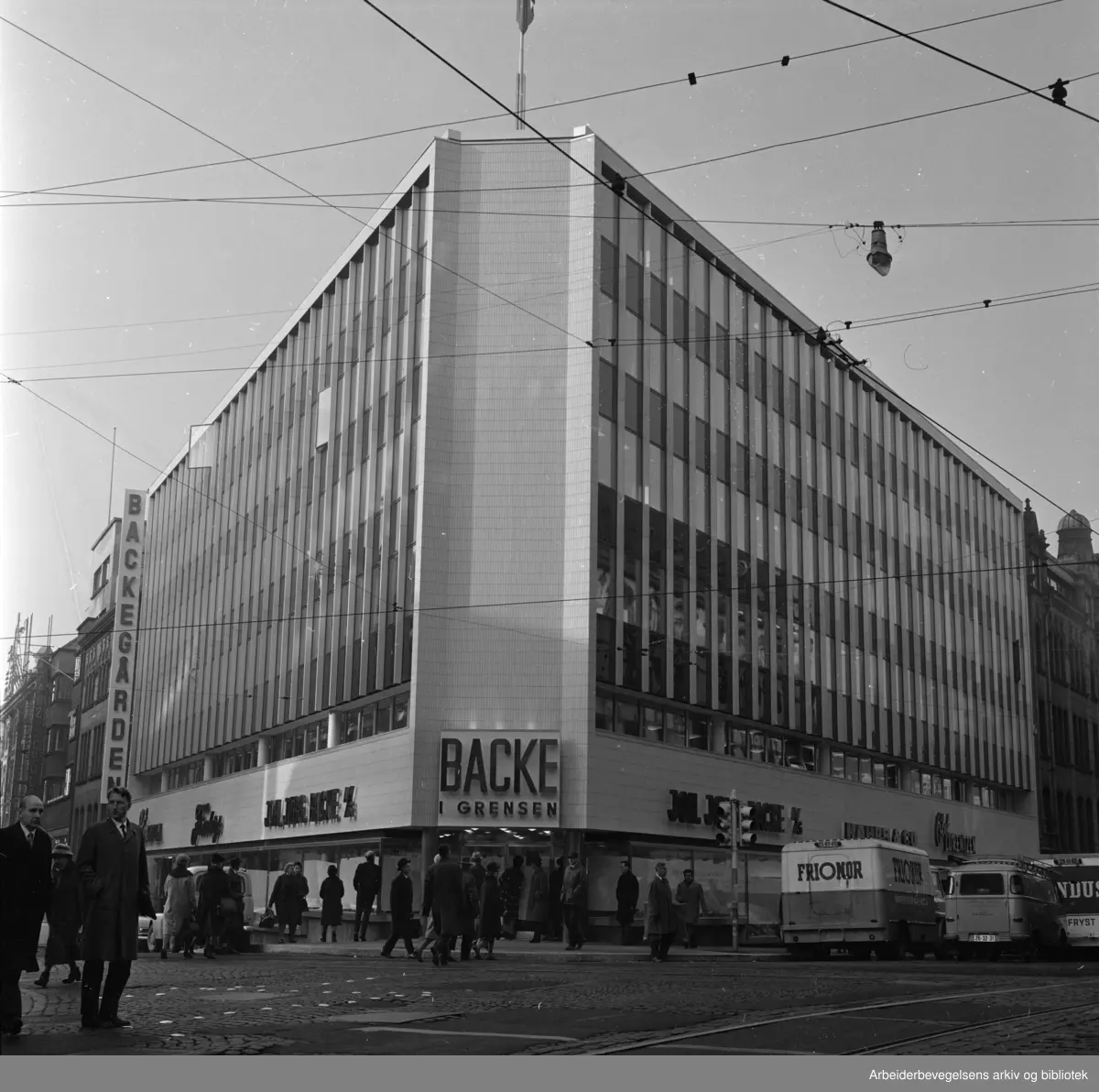 Backegården i Grensen, åpnet. November 1964