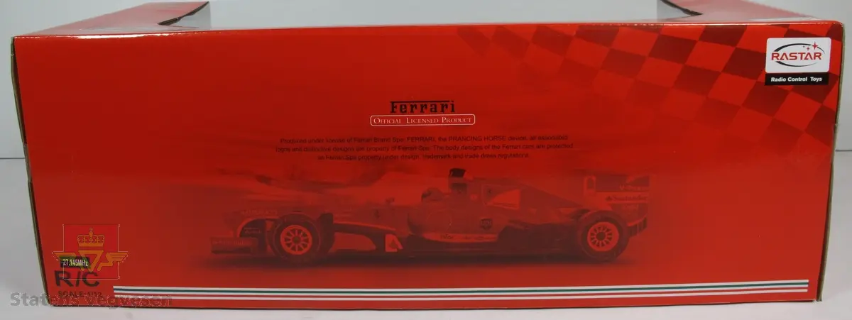 Miniatyr, lekebil i eske. Laget av papp og plast med hovedfargen rød, men den har noen fargerike striper, under plast vinduet. Bilen er rød og har litt reklame på seg, tallet 3 er på panseret, den er og radiostyrt. Skala. 1:12