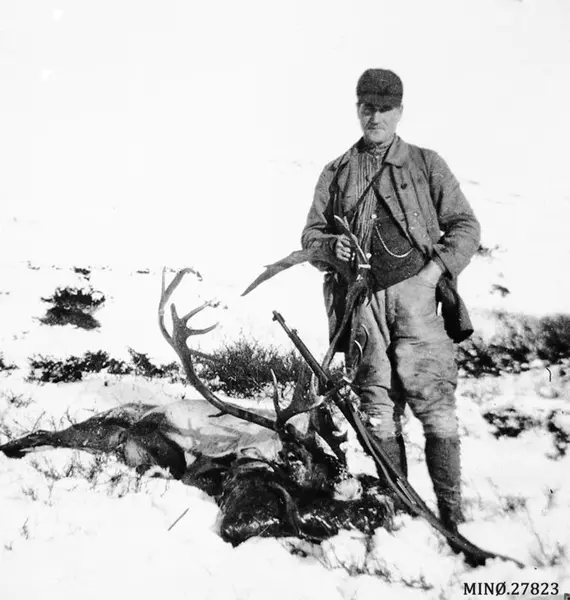 jeger med felt rein