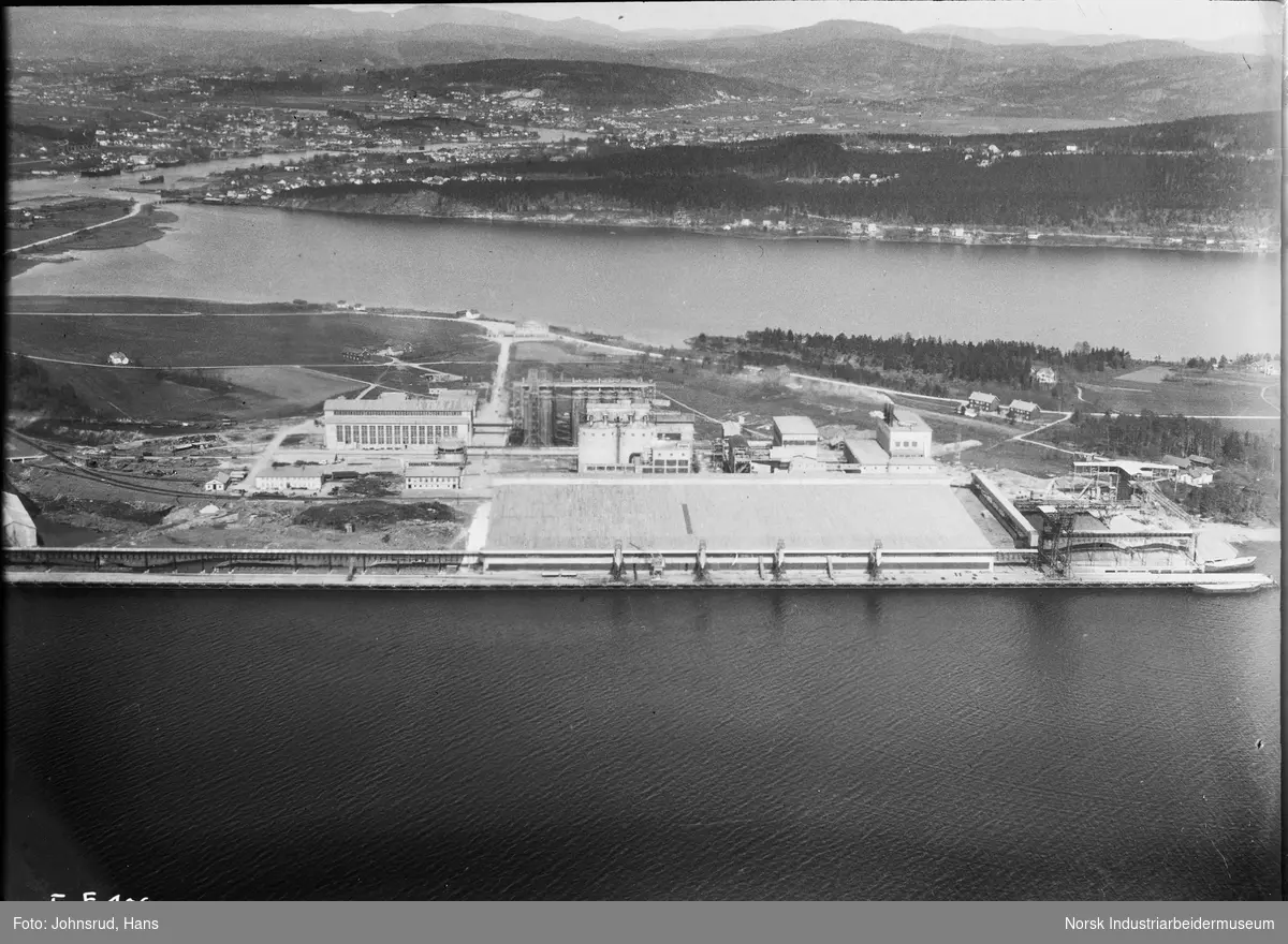 Flyfoto av Herøya industripark