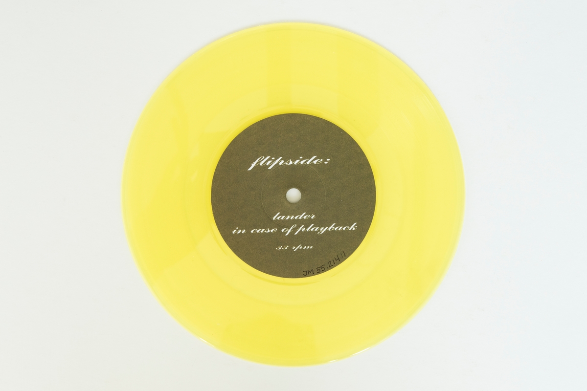 EP-skiva av gul vinyl med brun pappersetikett, i omslag av styvt papper och innerpåse av tunnt papper. Inne i skivfodralet finns ett löst vikt pappersark med uppgifter om produktionen.

Låtlista
Hipside:
1. Discjockey '85
2. Colt, the fall guy
Flipside:
1. Lander
2. In cace of playback

JM 55214:1, Skiva
JM 55214:2, Omslag
JM 55214:3: Innerpåse
JM 55314:4, Vikt papper