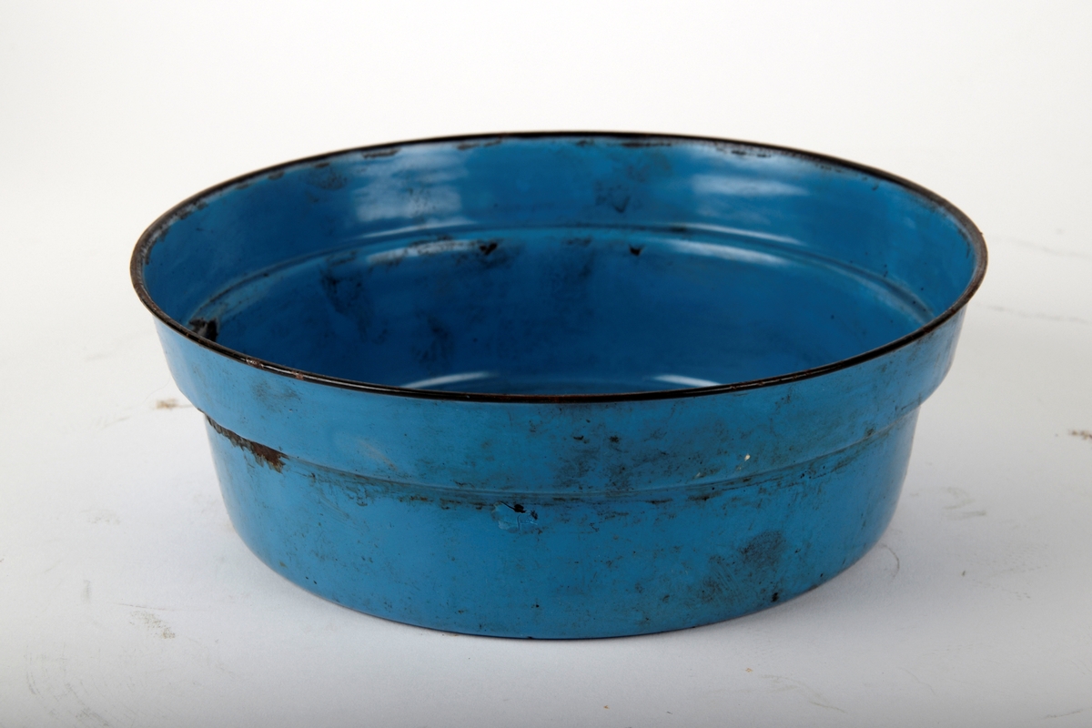 Kokeapparat med tre veker, drives på parafin.