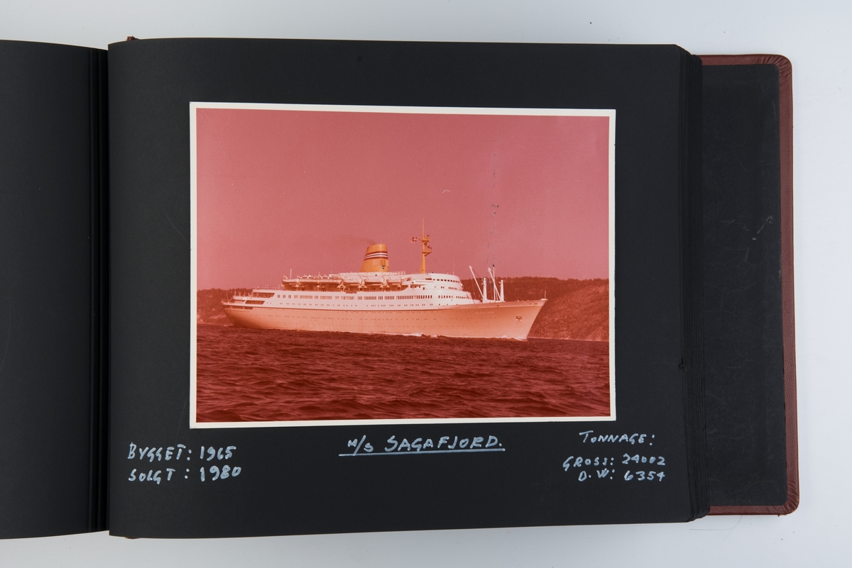 Album med fotografier av NALs kontorer og skip i Norge og USA