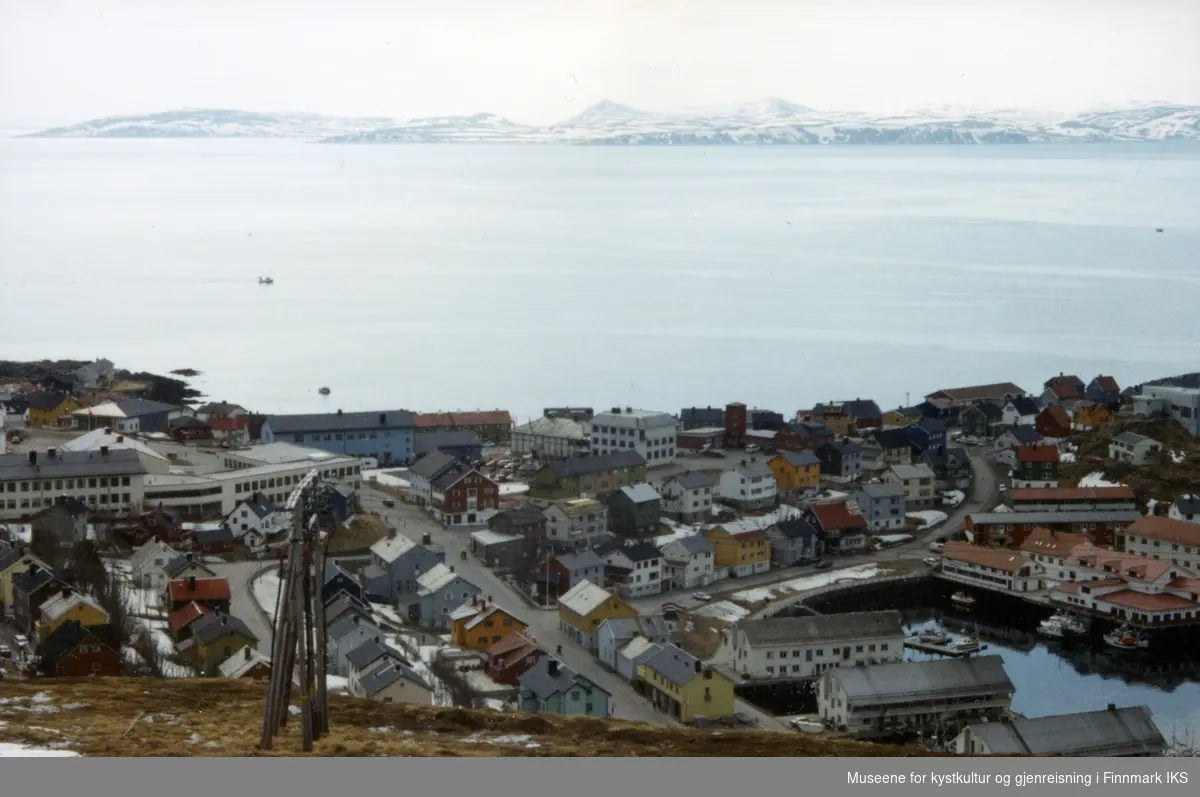 Honningsvåg. Utsikt fra Storfjellet. 2002/2003.