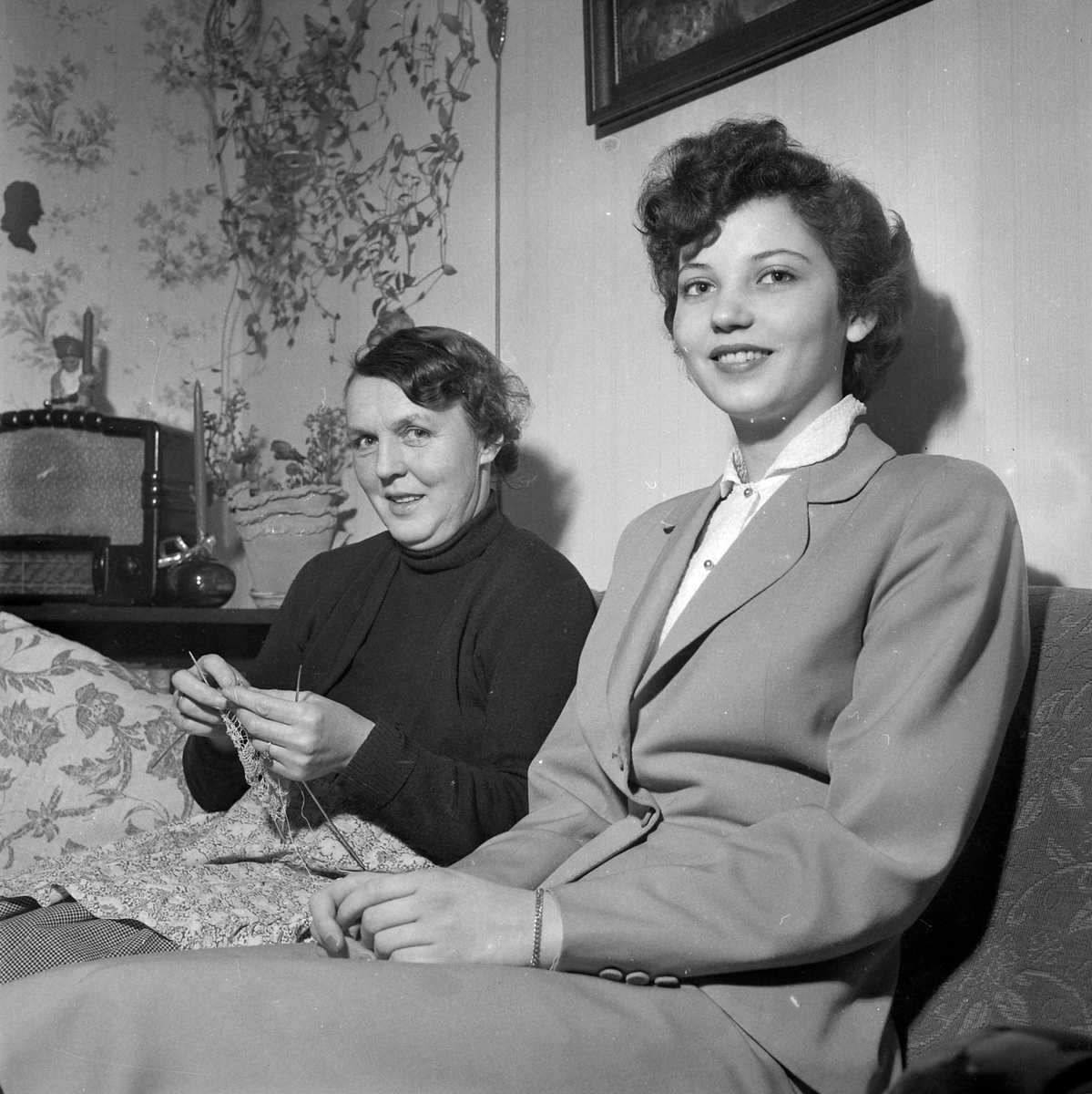 Skuespillerinne Christina Lundquist besøker Sigrid og Olaf Olsen på Lilleby