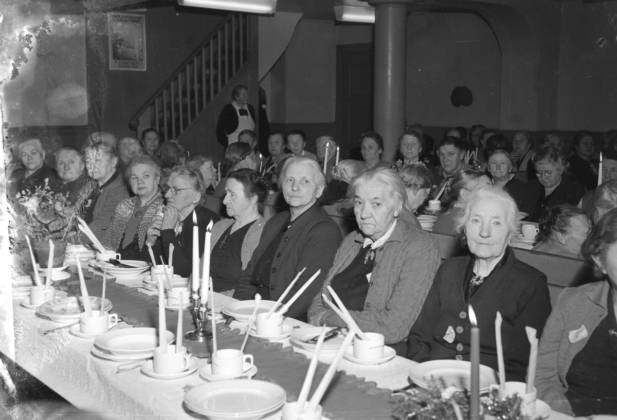 Fest for eldre hos Frelsesarméen