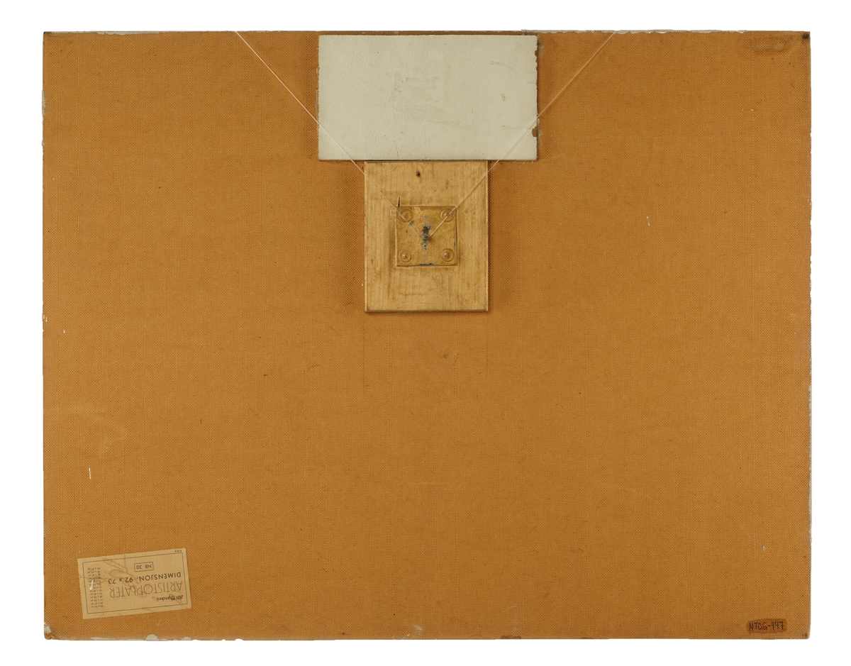 Firkantet malt trefiberplate. Gallauniformert toller peker i en retning