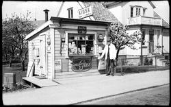 Centralkiosken på Boråsvägen 25.

En liten träkiosk med ligg