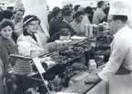 Invigningen av Domusvaruhuset den 10/9 1964.
Kjell Nilsson i delikatessdisken.