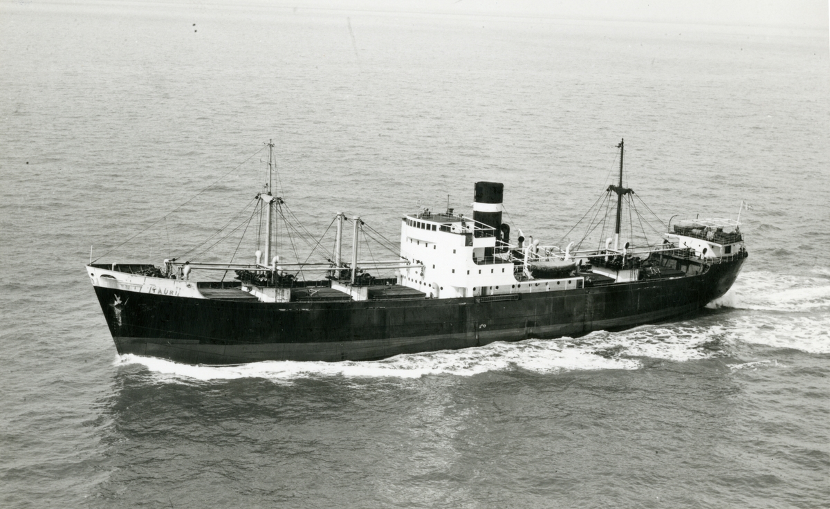 Ägare:/1949-67/: Rederi AB Iris. Hemort: Stockholm.