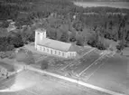 Flygfoto över Hjälmseryds kyrka i Sävsjö kommun. Nr K2