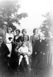 Gruppebilde fra Nordfjord, Bergsbotn, ca 1921