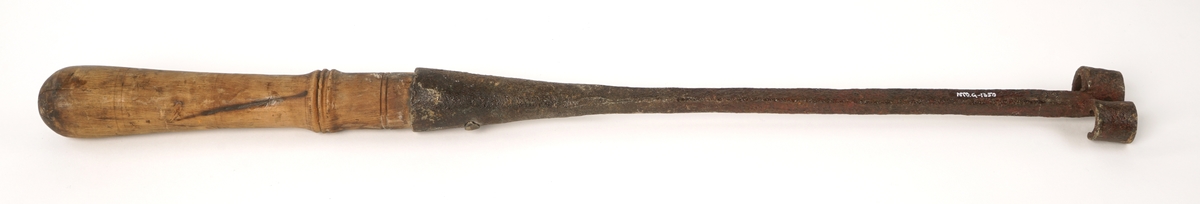 Svijern av metall med trehåndtak. Svimerke  " 3 "