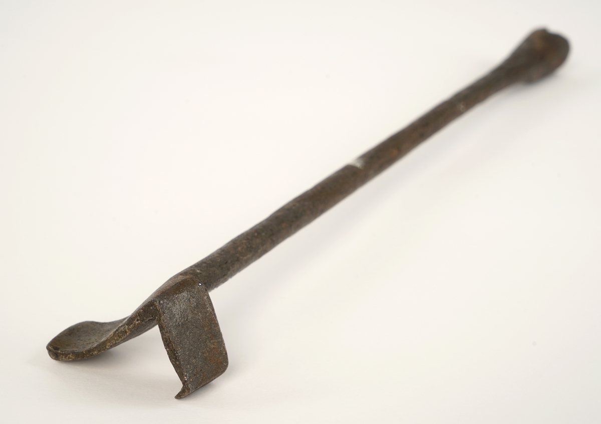 Svijern av metall .  (Treskaft mangler) Svimerke  " 7  "