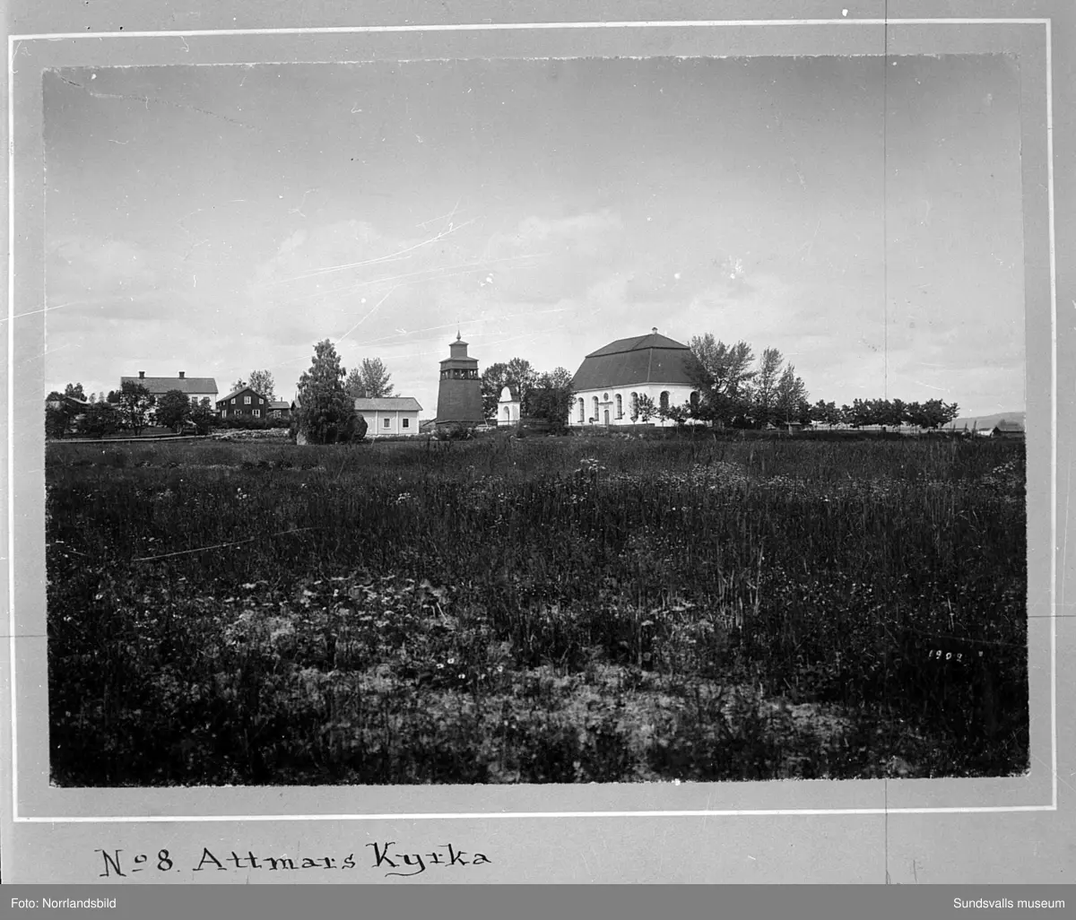 Gamla bilder från Attmar och Sörfors 1902. Originalfoto av fotografen Hildur Björklind, reprofotograferat för SCA.
1: Vy från Lucksta österut över sjön Marmen, Kampåkern, Ladsvedjan mot utloppet i Ljungan.
2: Vy söderut över gamla Sörfors bruk mot sjön Vikarn och Näset.
3: Lindsjön sedd från Sörlindsjö.
4: Lindsjön fotograferad från Sörforsåsen.
5: Sörfors bruk.
6: Sörfors trämassefabrik.
7: Attmars kyrka.
8: Landsvägen i Lucksta mot Sörfors.
9: Övre delen av sjön Marmen vid Ljungans inlopp. Tuna kyrka i bakgrunden.