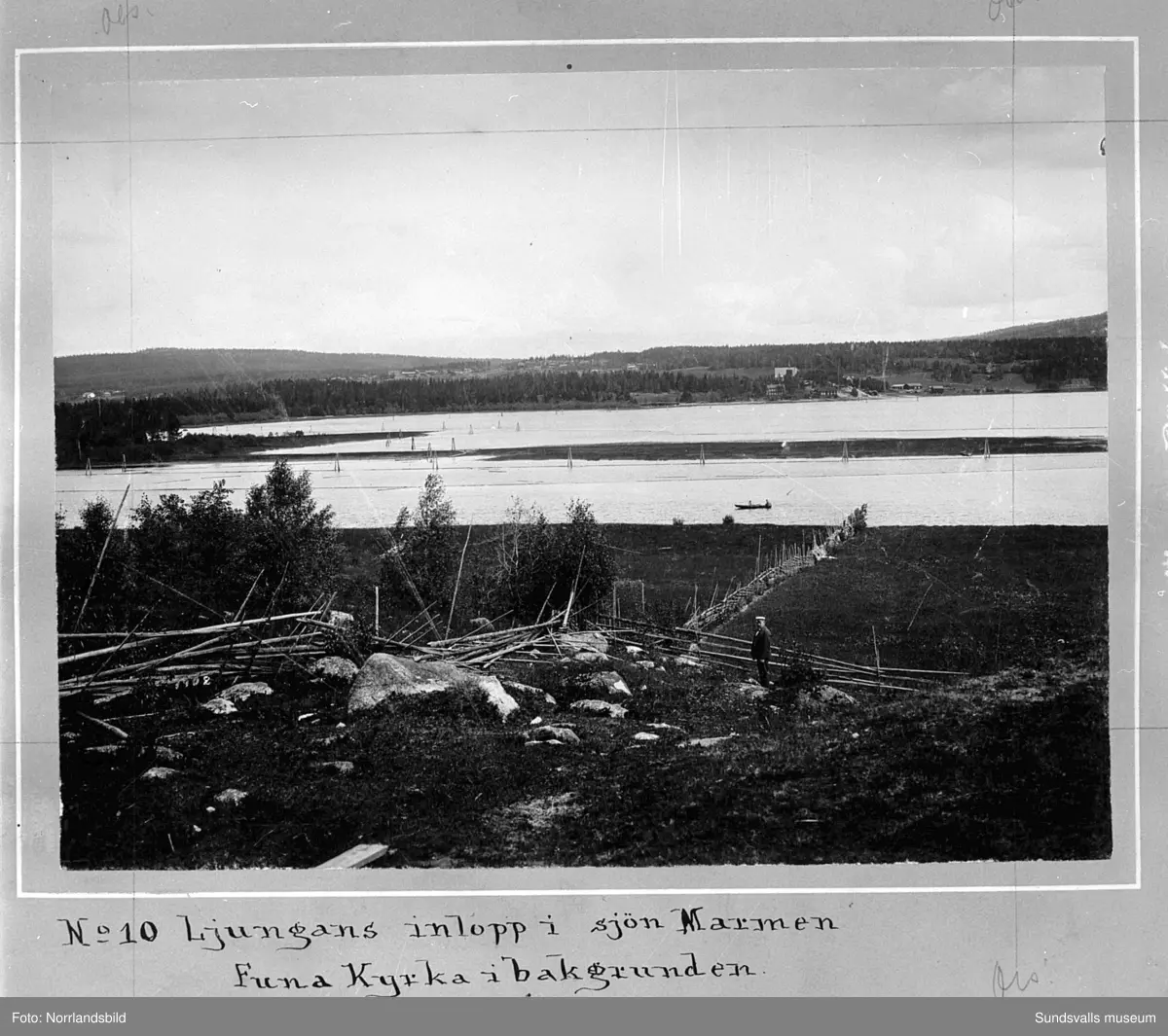Gamla bilder från Attmar och Sörfors 1902. Originalfoto av fotografen Hildur Björklind, reprofotograferat för SCA.
1: Vy från Lucksta österut över sjön Marmen, Kampåkern, Ladsvedjan mot utloppet i Ljungan.
2: Vy söderut över gamla Sörfors bruk mot sjön Vikarn och Näset.
3: Lindsjön sedd från Sörlindsjö.
4: Lindsjön fotograferad från Sörforsåsen.
5: Sörfors bruk.
6: Sörfors trämassefabrik.
7: Attmars kyrka.
8: Landsvägen i Lucksta mot Sörfors.
9: Övre delen av sjön Marmen vid Ljungans inlopp. Tuna kyrka i bakgrunden.