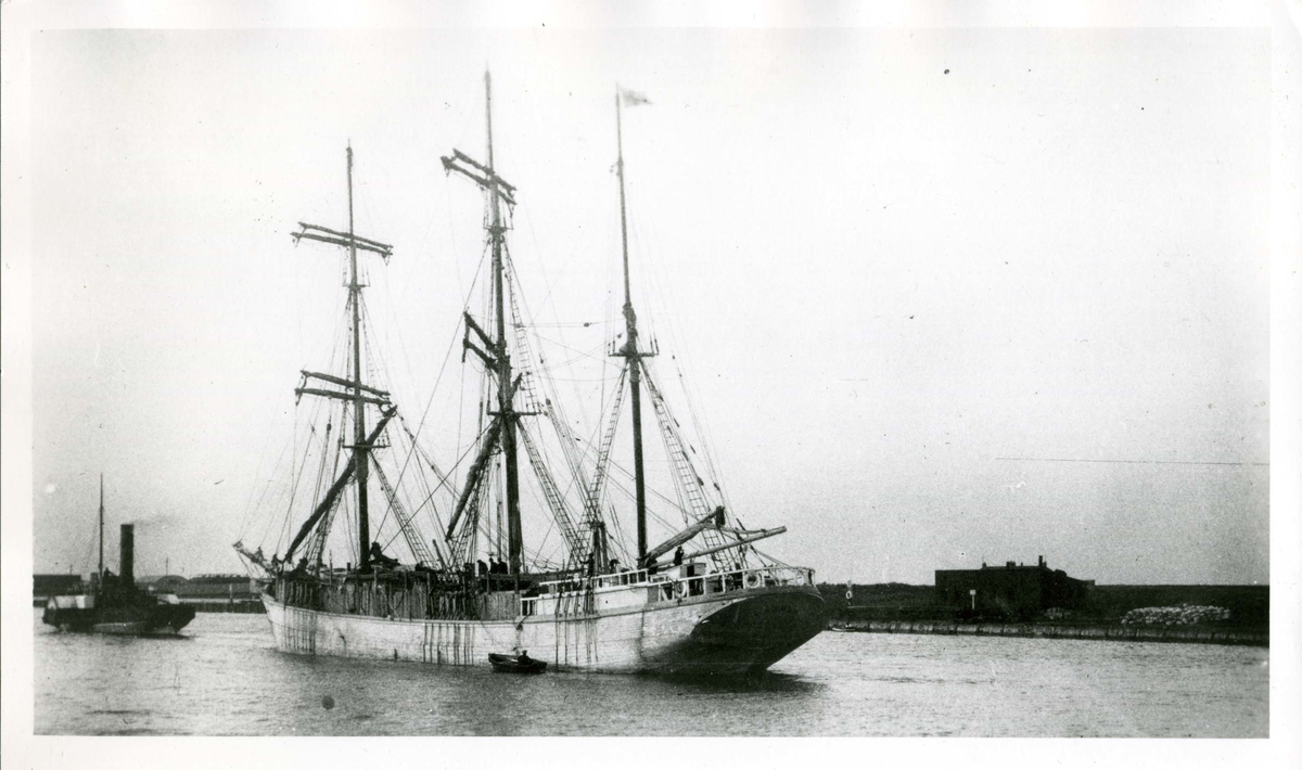 Barken Carmen ägdes av Gustaf Erikson 1924-1934.