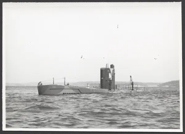 Ubåt Najad - oppnat för och akter.